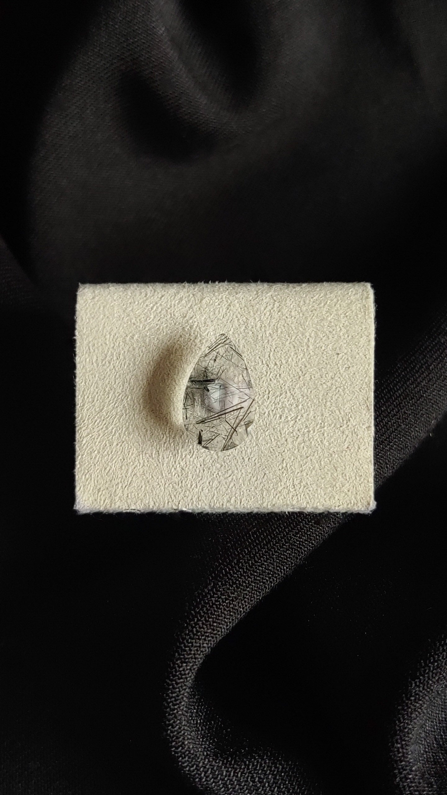 Quartz à inclusions de tourmaline
