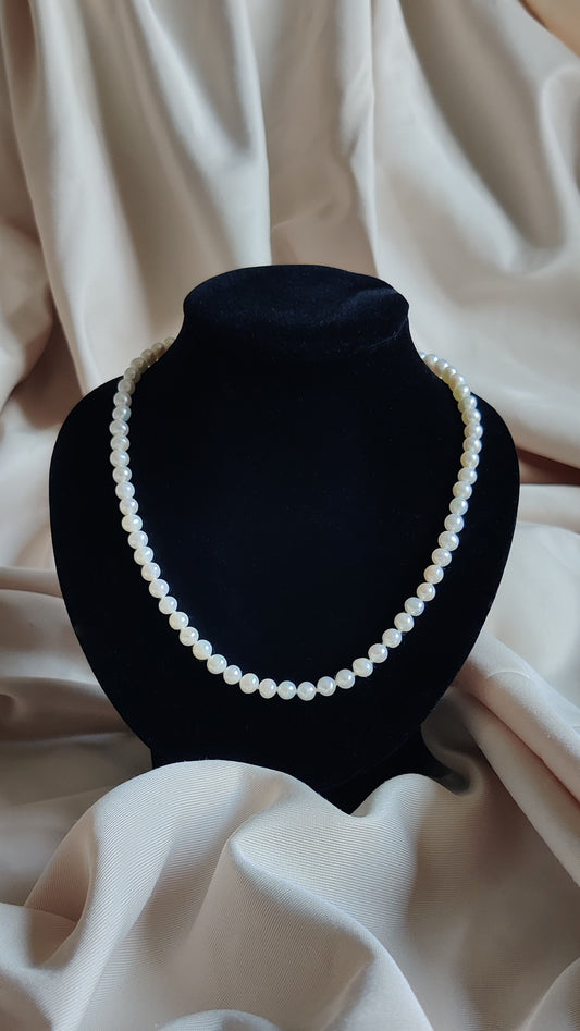 Collier en perles d’eau douce blanches