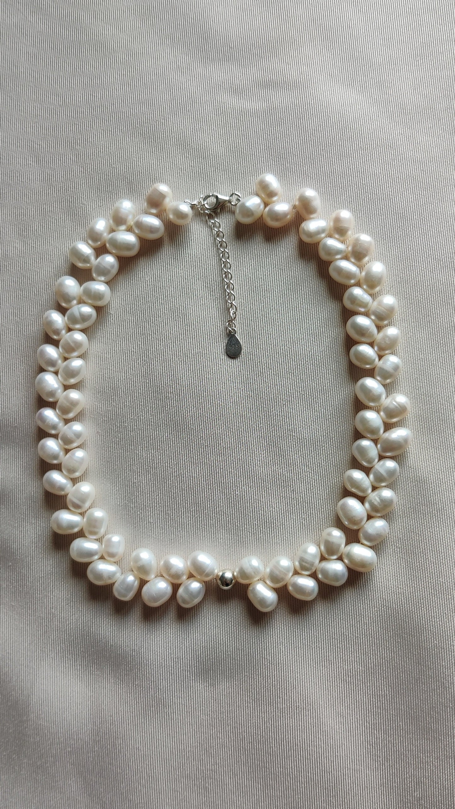 Collier en perles d’eau douce blanches