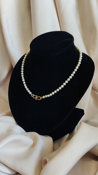 Collier ras de cou en perles et or